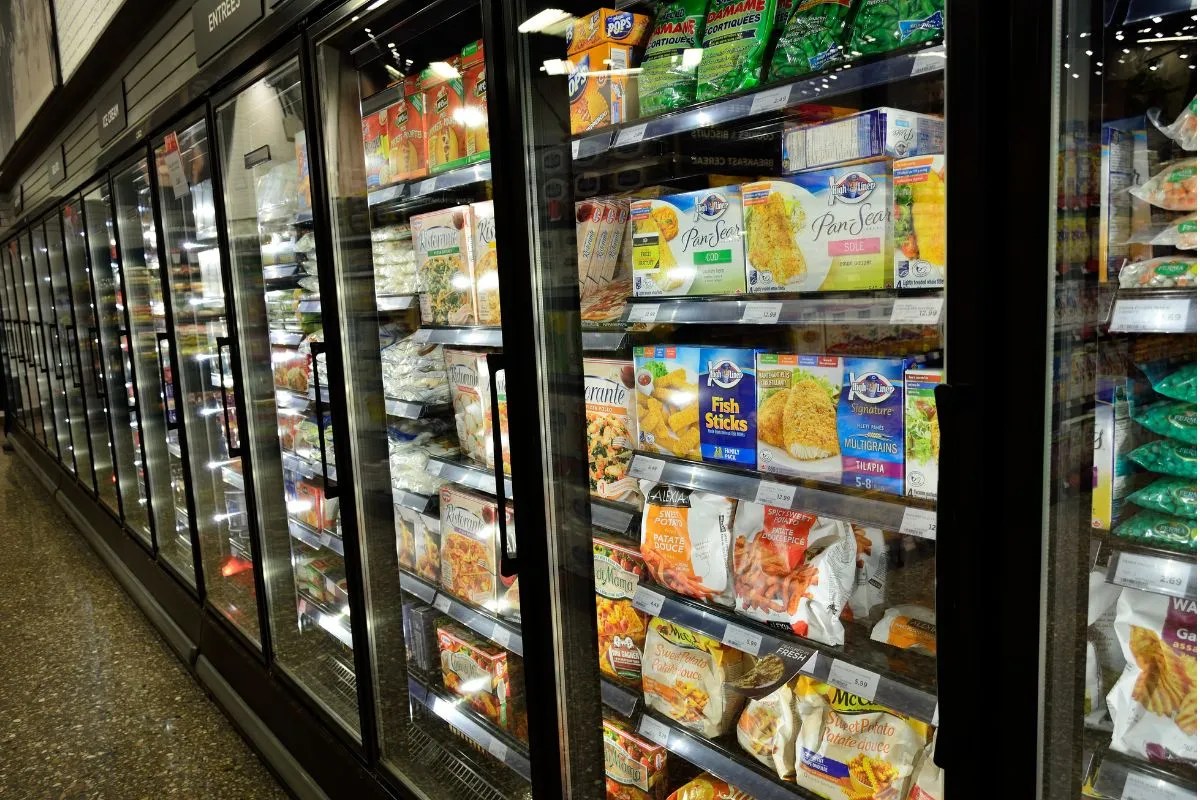 Farmfoods: Iceland rival battles rising costs