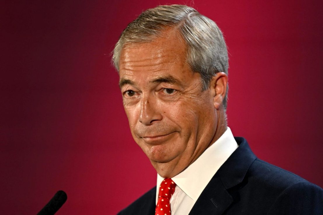 OXFORD, ENGLAND - AUGUST 26: Reform UK Leader Nigel Farage speaks on stage during the Reform UK Deportations Policy Announcement on August 26, 2025 in Oxford, England. Reform UK Leader Nigel Farage and Zia Yusuf announce the Party's plans for mass deportations of asylum seekers who come to the UK on small boats. Should they make it to the government, the party will arrest migrants on arrival, automatically detain and subject them to forced deportation to countries such as Afghanistan and Eritrea. (Photo by Leon Neal/Getty Images)