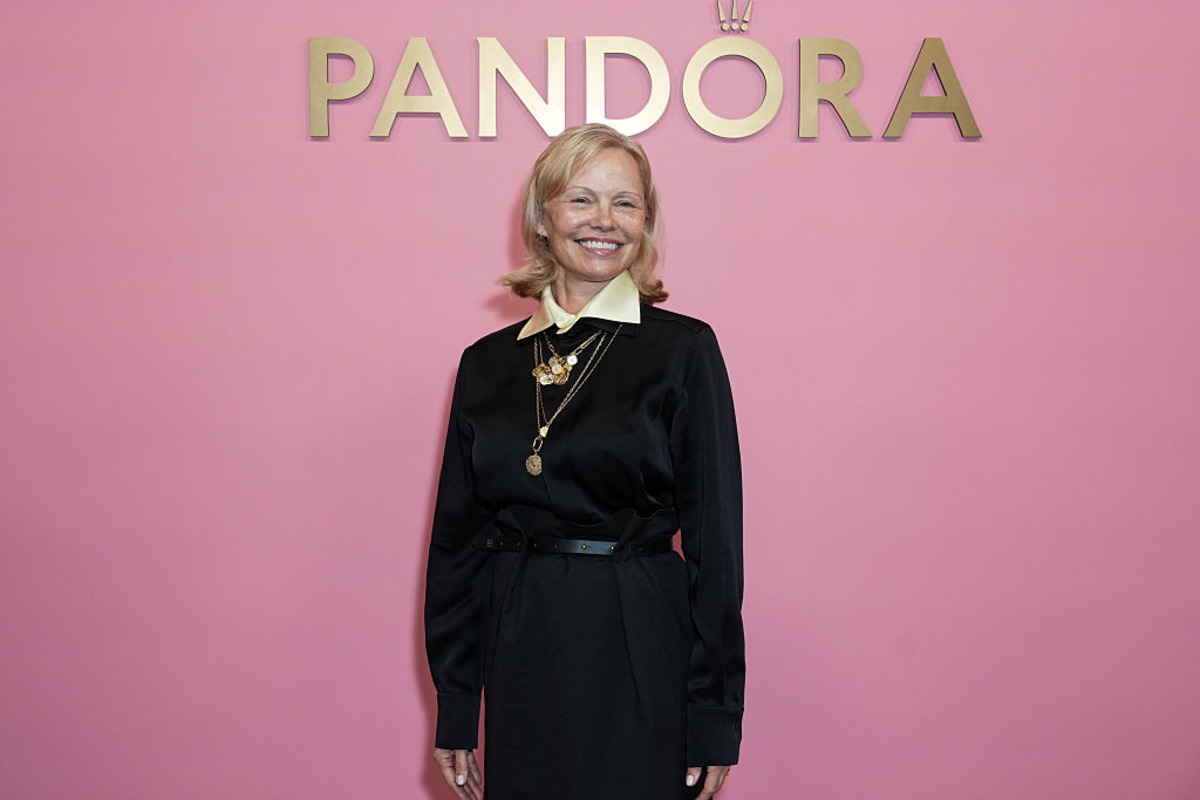 Pandora: UK profit slumps as sales slip after record high