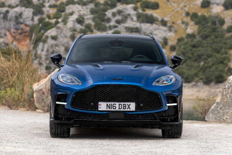 Aston Martin DBX S