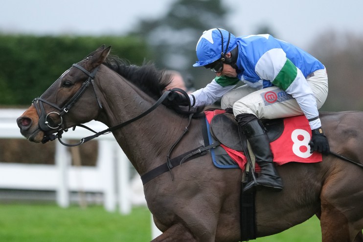 Hazy sky over cityscape with smoke clouds from nearby wildfire, highlighting urban air quality concerns