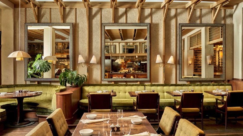 Engaging storytelling presentation at the DaveTale conference, featuring keynote speakers and diverse audience interaction