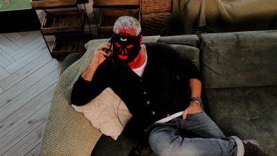 Breaking news headline displayed with a futuristic digital clock showing December 15, 2025, on a business news website