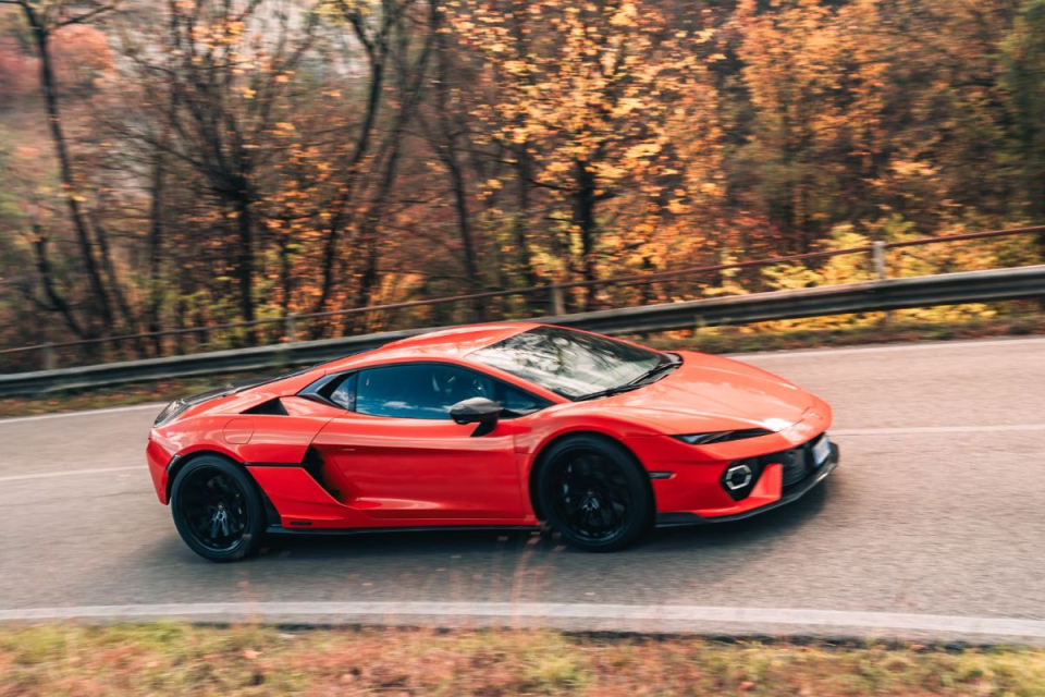 Breaking news update on business trends with a focus on market analysis and economic insights for industry professionals