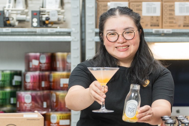 DOT DOT TEA HR 28 concept featuring innovative tea packaging design, highlighting modern business branding elements