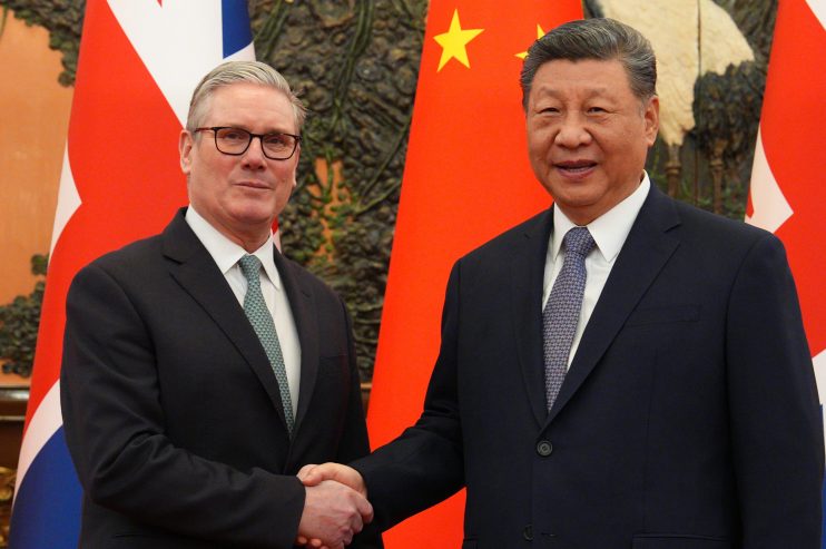 Keir Starmer meets Xi Jinping in diplomatic discussion at international summit