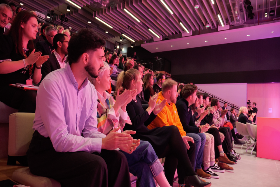 Screenshot of a financial graph displaying 2026 market trends with highlighted data points and analysis annotations