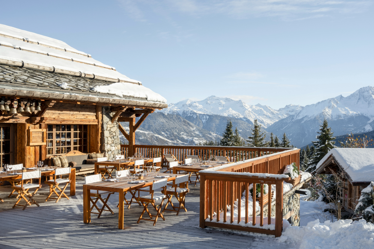 Two Ways to Ski Les Trois Vallées: Glamour vs Solitude in French Alps