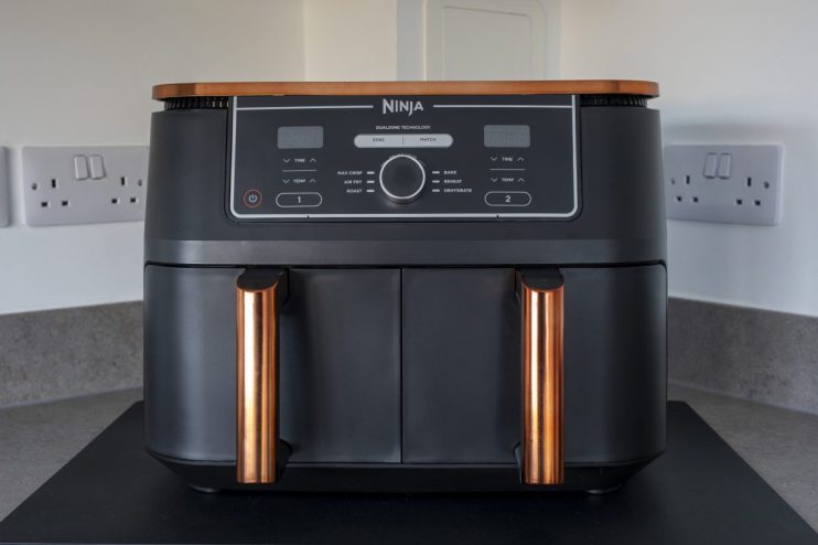 SharkNinja air fryer showcasing innovative design and advanced features for modern kitchen efficiency