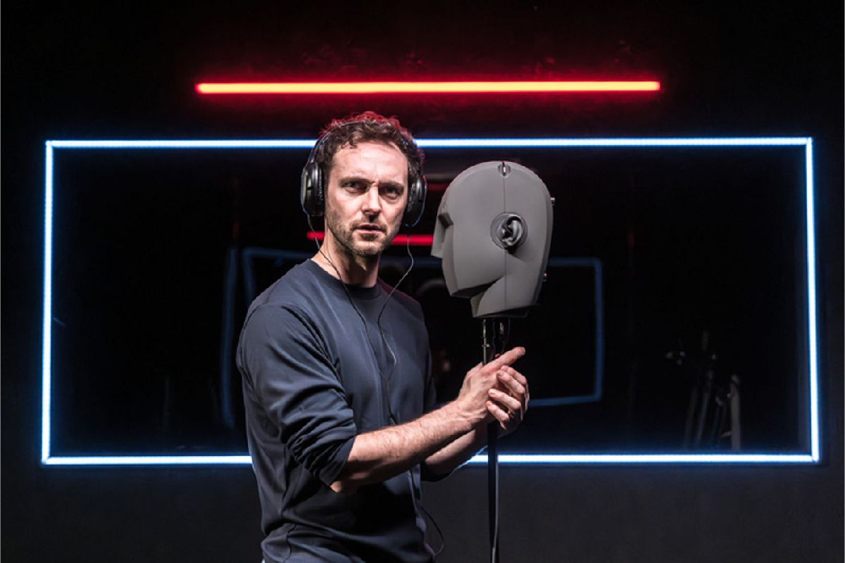 A Ghost in Your Ear: London's Most Terrifying Theatre Show Uses Binaural Tech