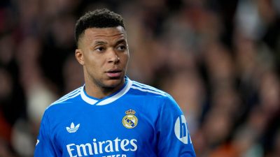 GettyImages 2260731635 showcases a significant news event with key figures in discussion, highlighting a moment of decisio...