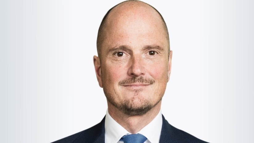 Diego DG presenting new people cards at South Carolina business event, featuring dynamic digital displays.