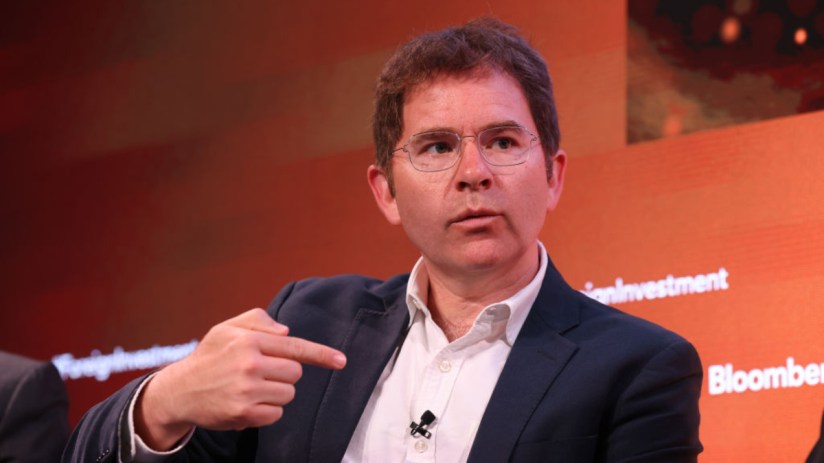 Global Counsel CEO Benjamin Wegg-Prosser in a business setting, discussing strategic insights and leadership in consultancy.