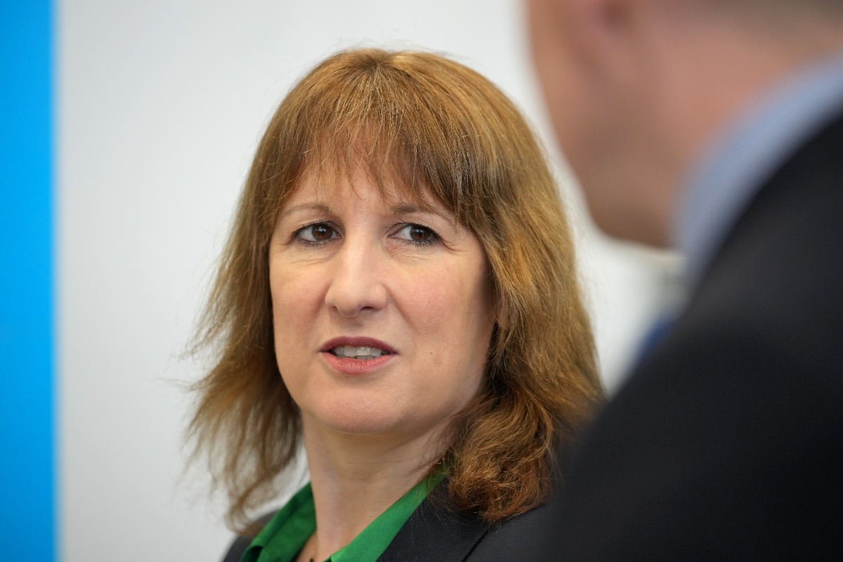 Services Sector Rebound to Propel UK Economy Towards Modest Growth