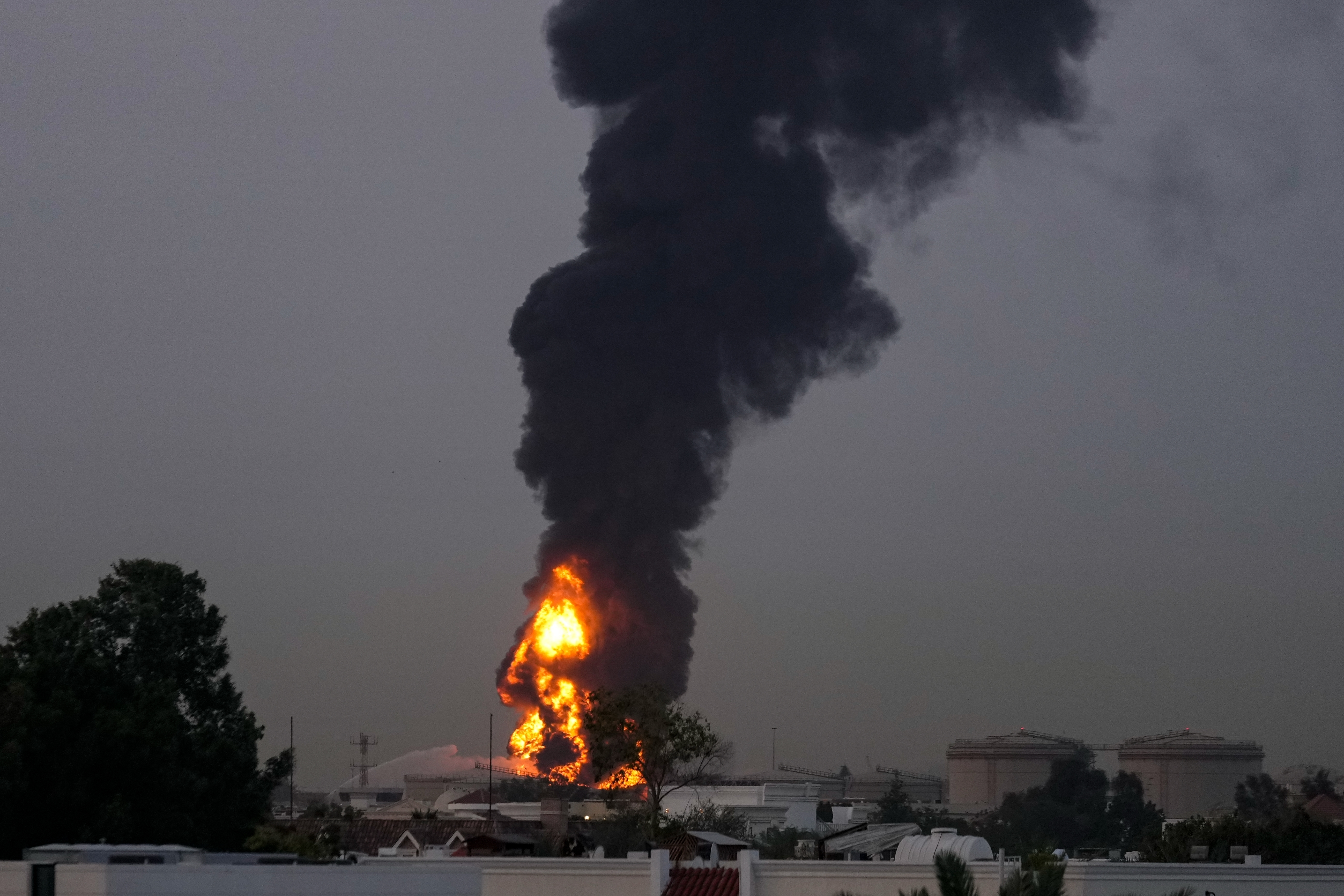 FTSE 100 Plunges as Oil Prices Spike on Iran's Energy Threats