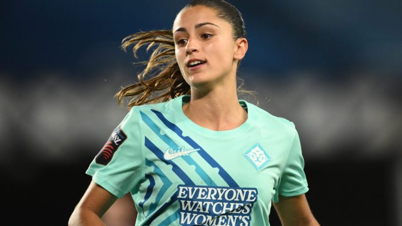 Breaking news conference with business leaders discussing economic trends and future strategies at a corporate event.