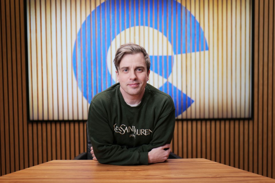 Steve FAVE discussing key insights at a business conference podium with audience engaging attentively in the background.