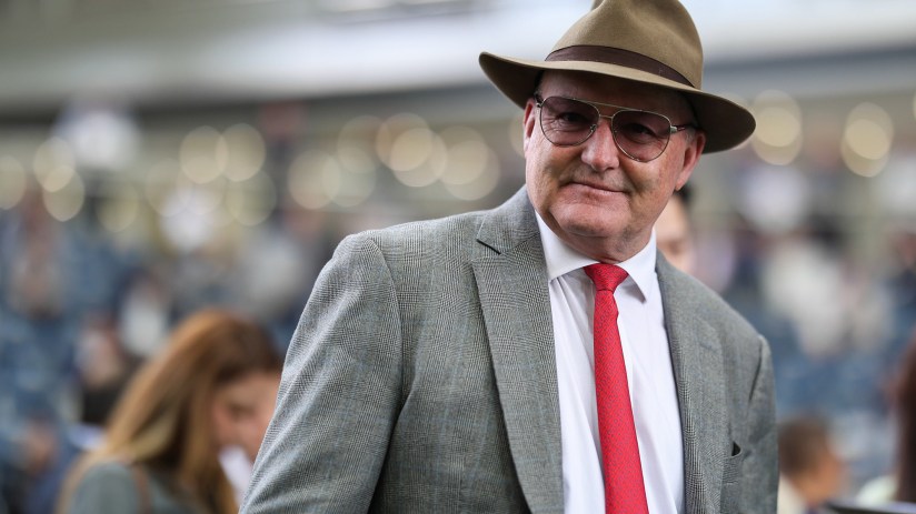 Breaking news icon with a clock representing urgency and timeliness in reporting current events and updates.