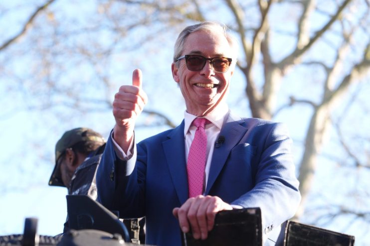 Nigel Farage promoting Bitcoin investment opportunity at a business event