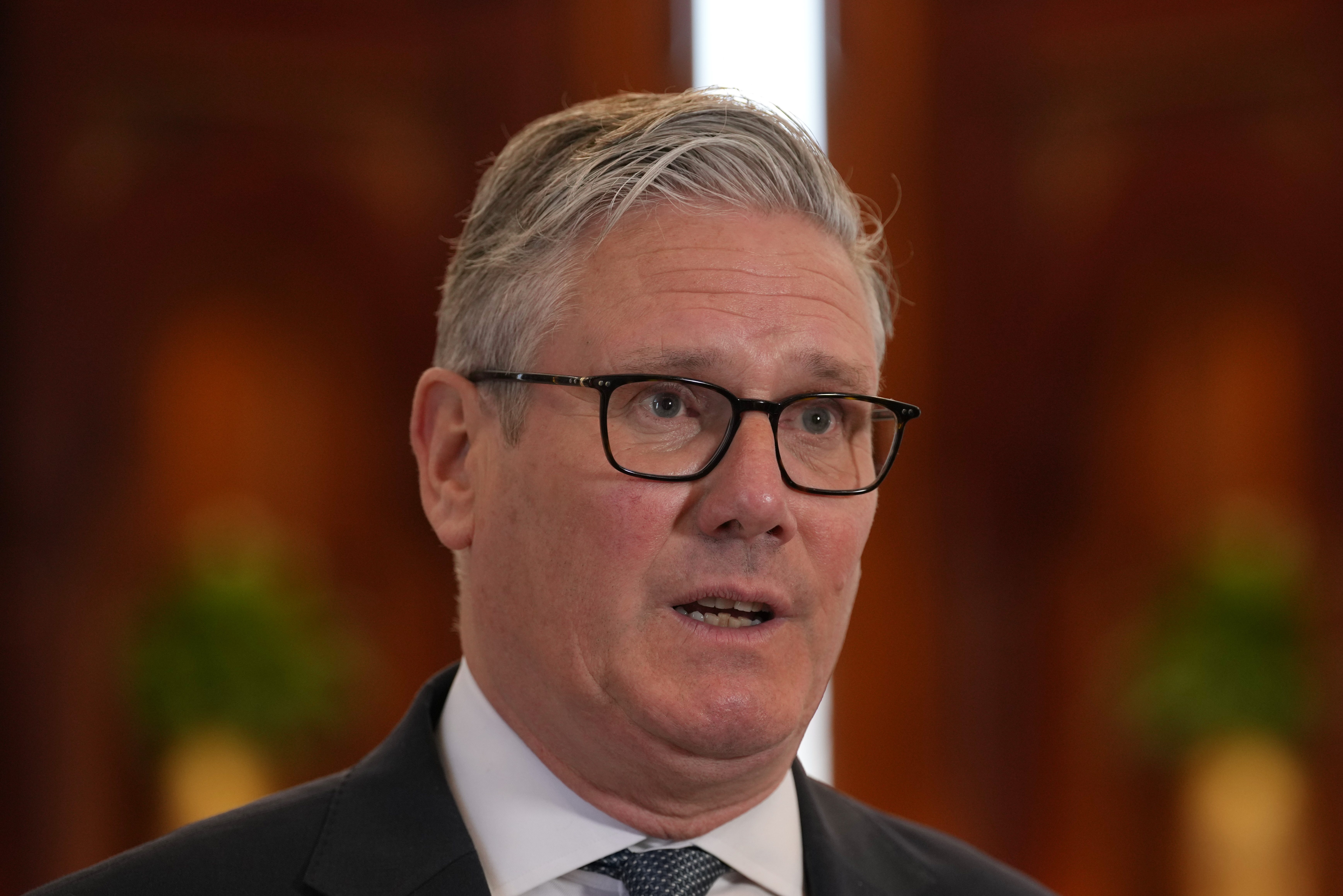 Starmer Urges Trump to Focus on Practical Strait of Hormuz Plan Amid Tax Fears