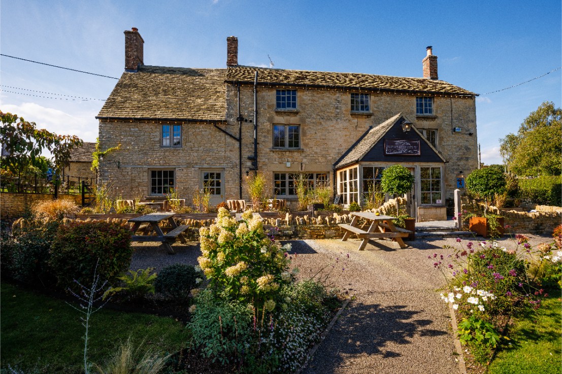 Is The Killingworth Castle the best gastropub in the Cotswolds?