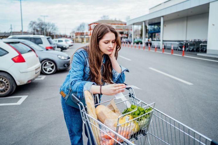 No specific context provided; please insert relevant details to enable descriptive alt text creation.