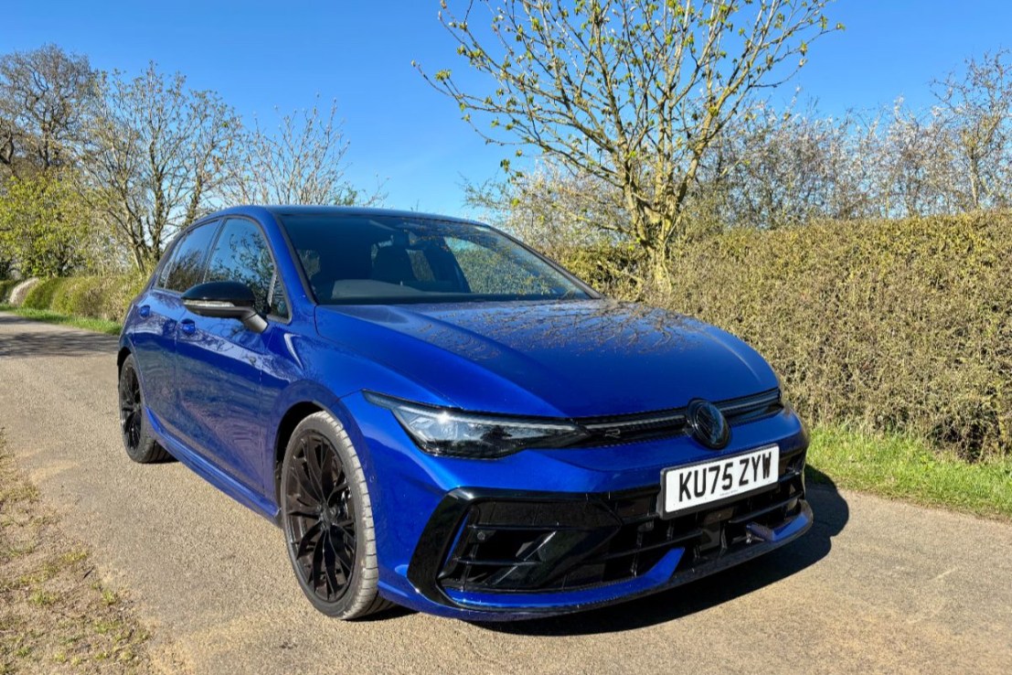 After its mid-life ‘Mk8.5’ makeover, the Volkswagen Golf R now boasts a fulsome 