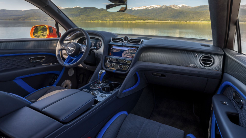 Being a large SUV (an even longer Bentayga EWB is available, although not in Speed guise), the Bentley is very roomy inside, with a practical 484-litre boot.