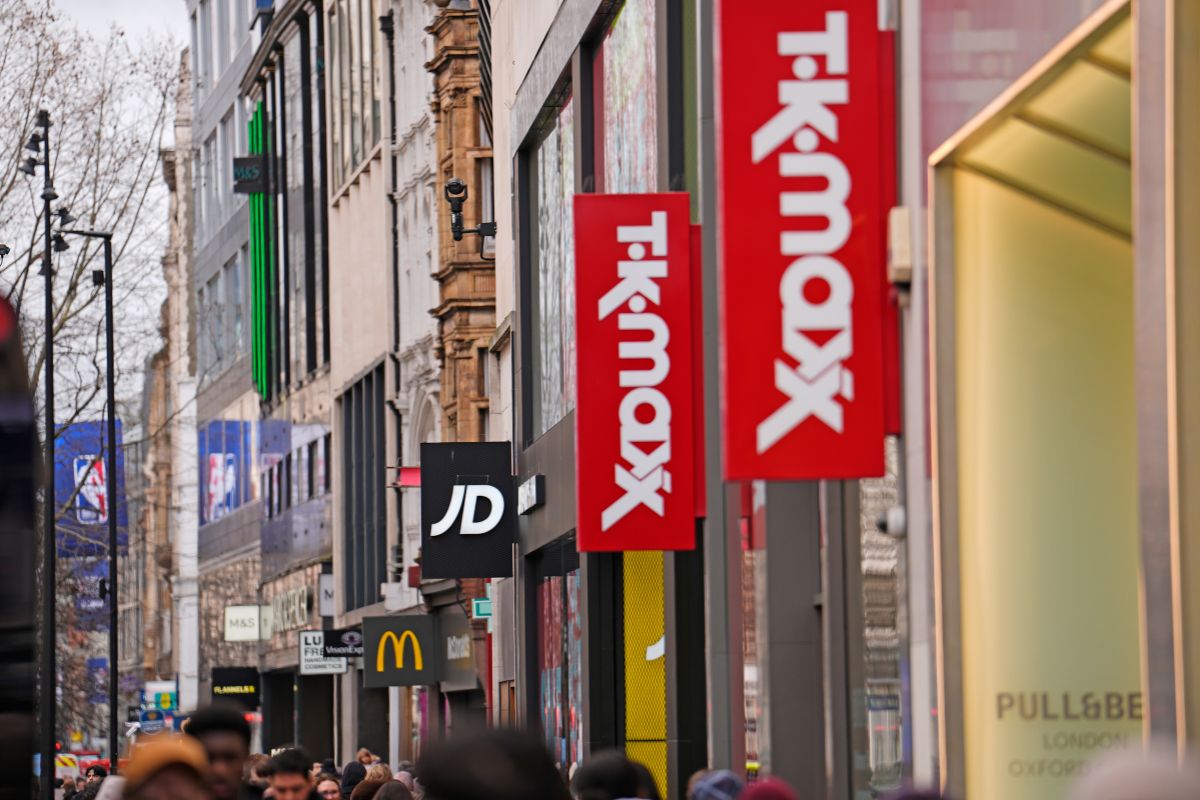 Retail sales plummet as Iran war hits consumer confidence