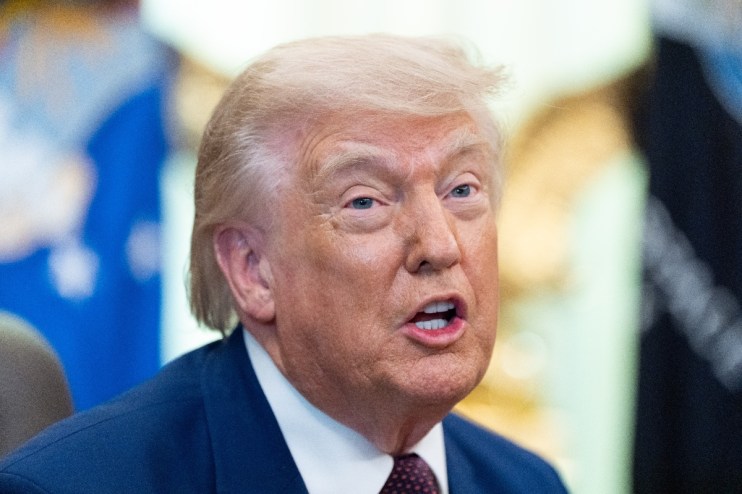 Breaking news generic image with a blank title and content placeholder, set in a professional news/business website layout