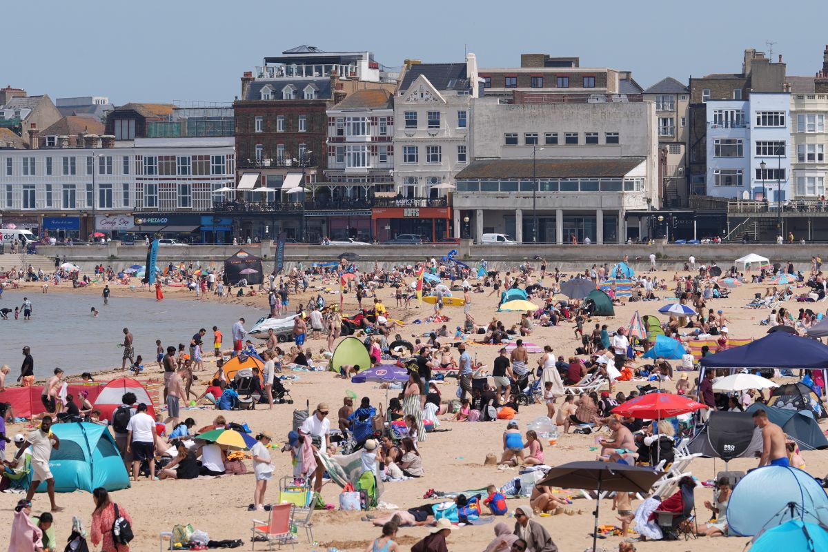 Heatwave boost for retailers as Brits snapped up BBQs and fans