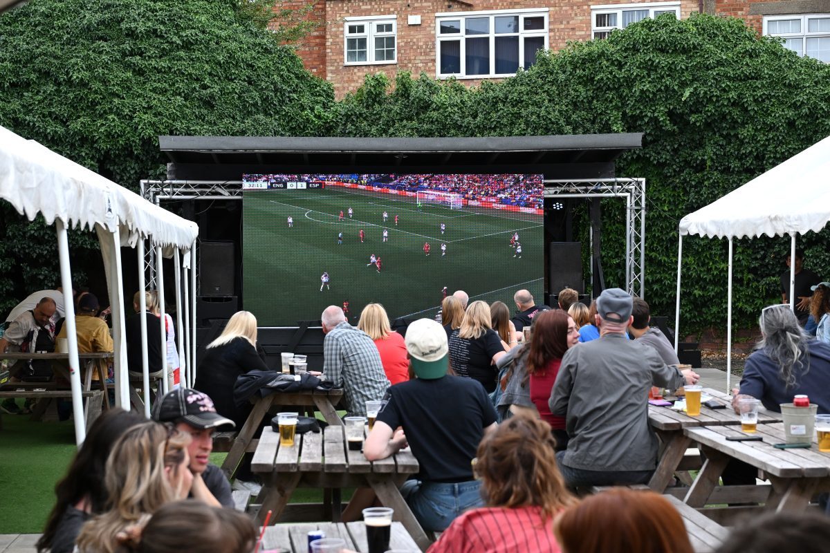 England draw with Ghana worth £20m extra to British pubs