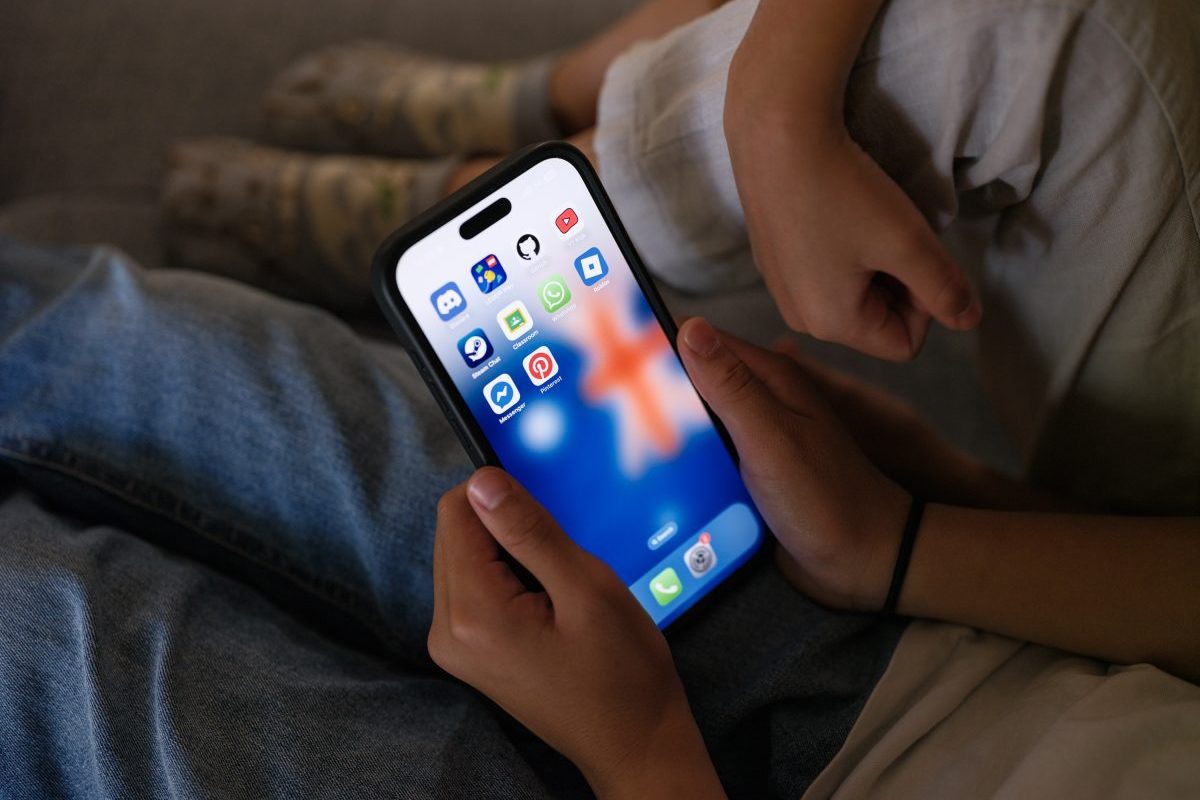 Unregulated gambling firms targeting 14-year-olds on social media
