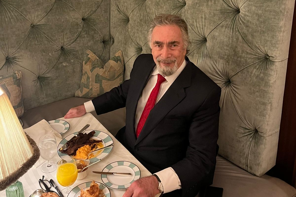 Life insurance salesman dines thrice daily at Claridge's