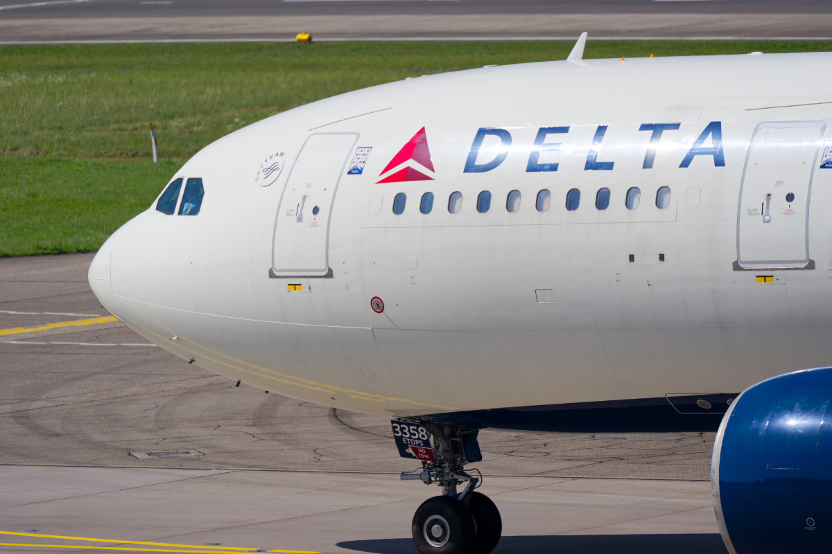 Airlines clash over Heathrow regulation, Delta warns against competition