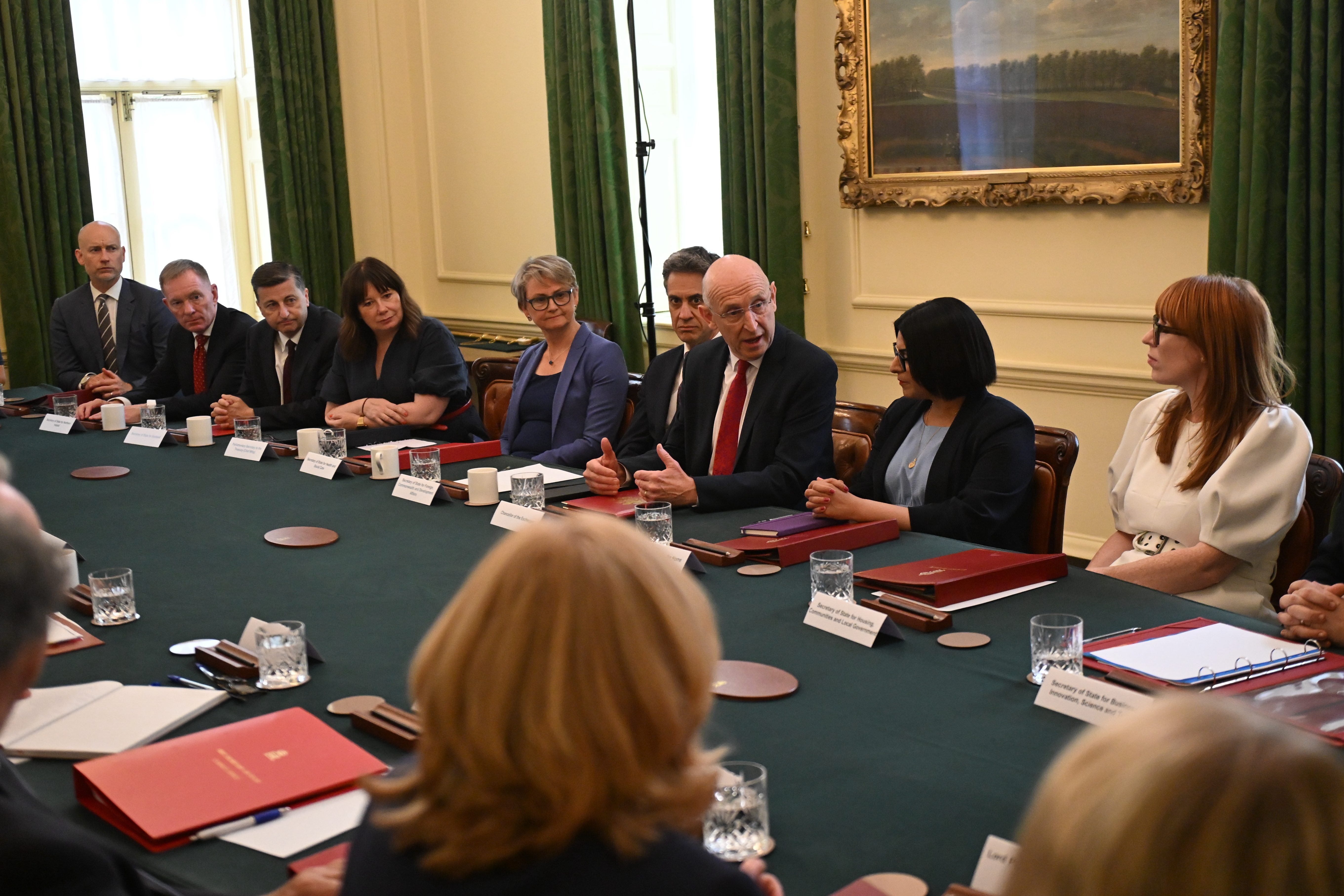 Cabinet told to find spending cuts as fiscal discipline stressed Cabinet told to find spending cuts as fiscal discipline stressed