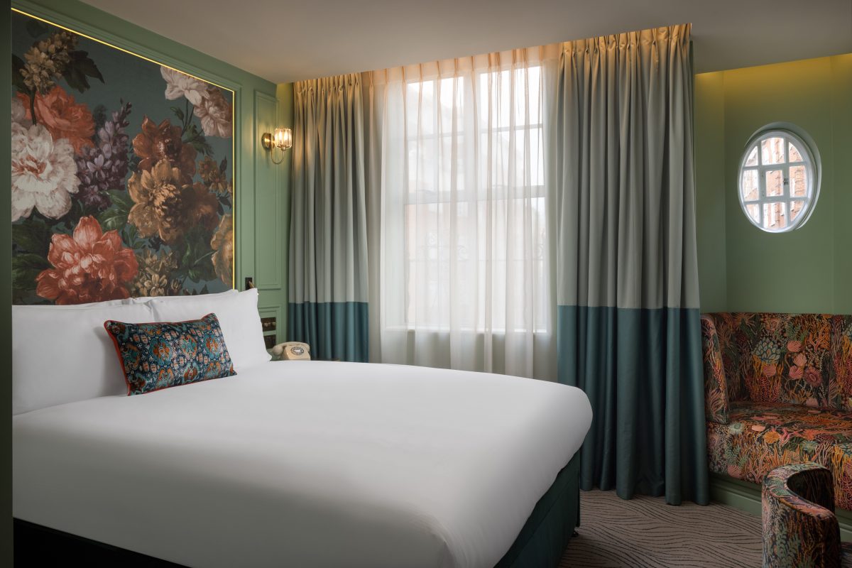 cityam.com - Anna Moloney - London's new 'literary-themed' hotel shows why hotels should not be themed