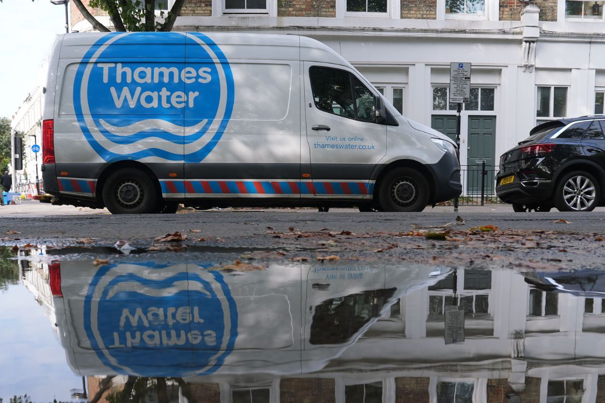 Nationalise Thames Water and block private rescue deal, MPs tell Burnham