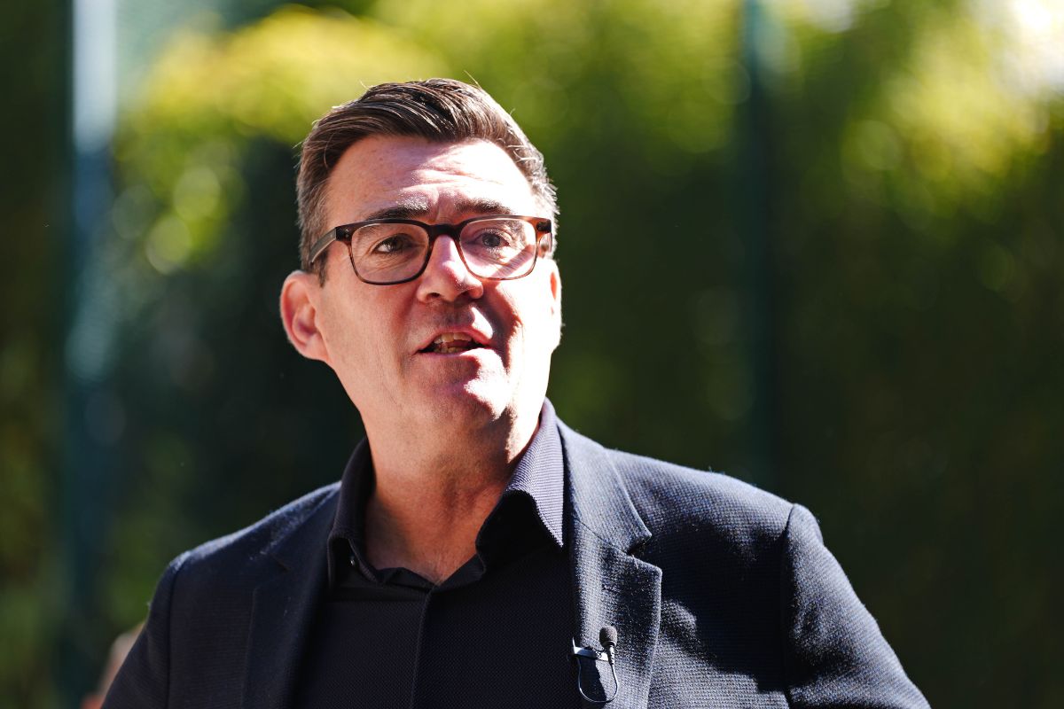 Burnham urged to drop tourist tax expansion