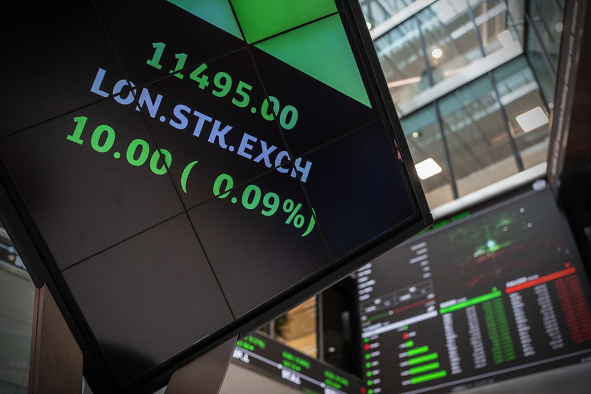 FTSE 100 Live: Stocks to rebound after bond rout; Oil breaches $102
