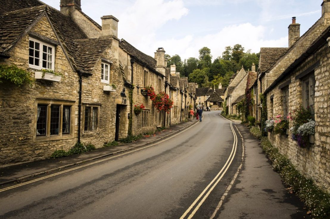 Zoopla bets on house envy as Brits snoop on neighbours’ property prices