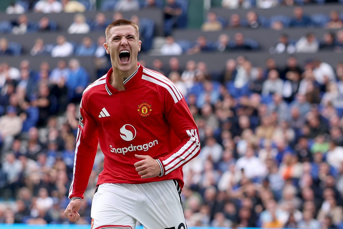 Manchester United agrees club-record sleeve sponsorship with SumUp