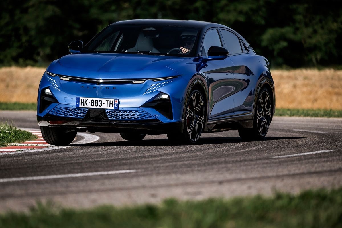 Alpine A390 GT review: a family-sized substitute for a sports car