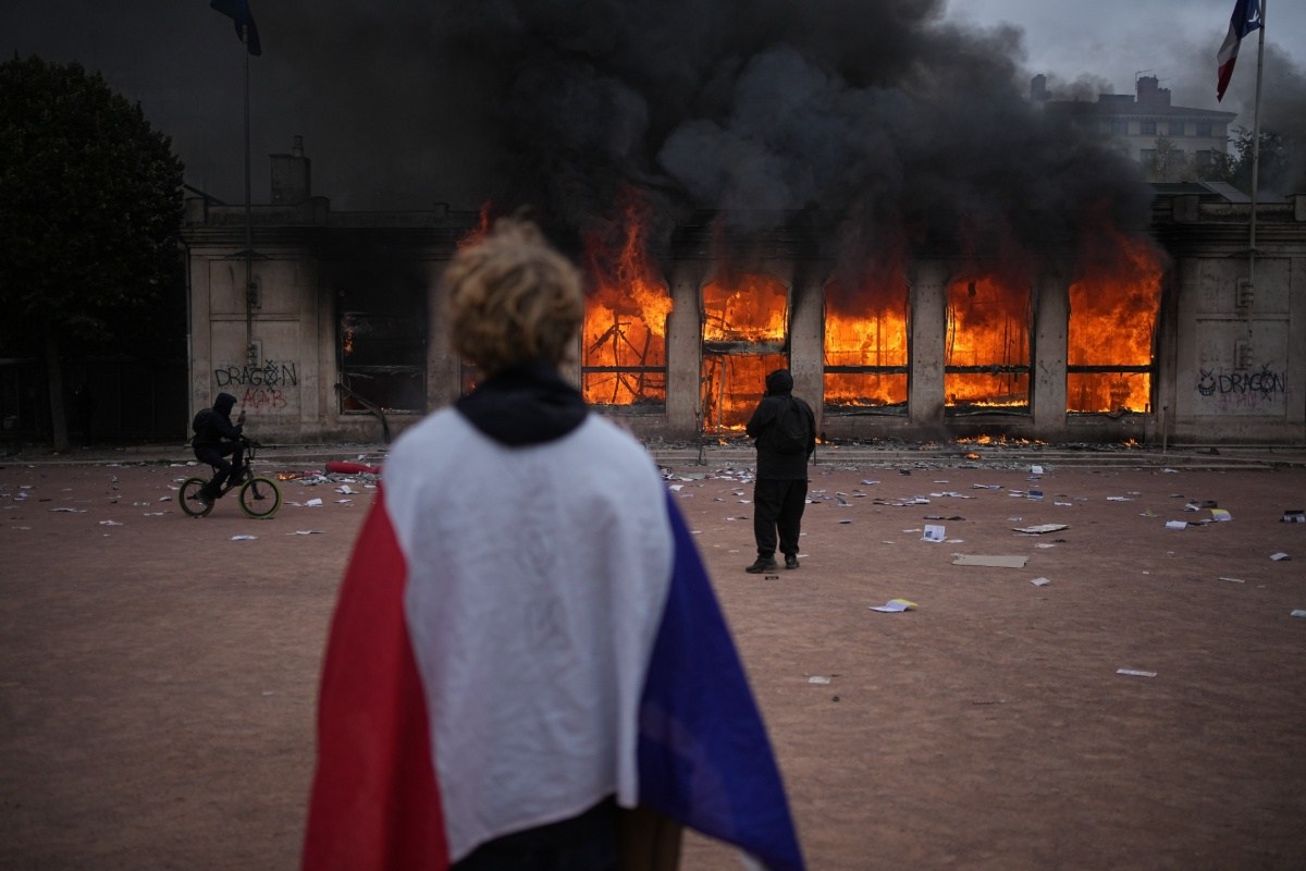 Bond sell-off rocks Europe after France imposes curfew to contain riots