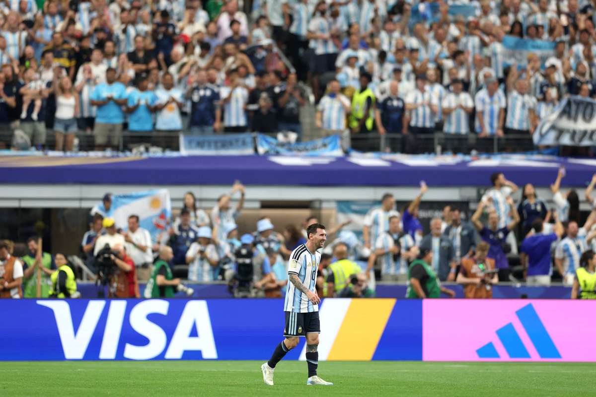 Visa, Coca-Cola, Adidas und andere FIFA-Sponsoren wegen Schweigens in der ...