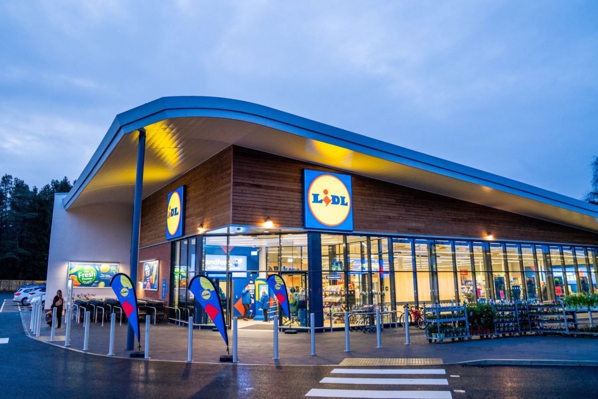 Lidl snaps up market share as rival Aldi stalls