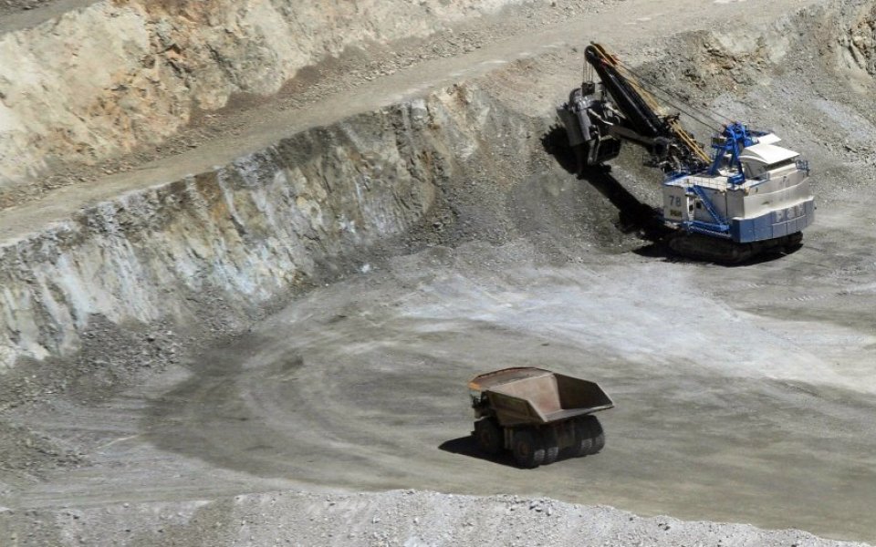 Metal prices soar on fears of supply shortage Zinc, iron ore, copper