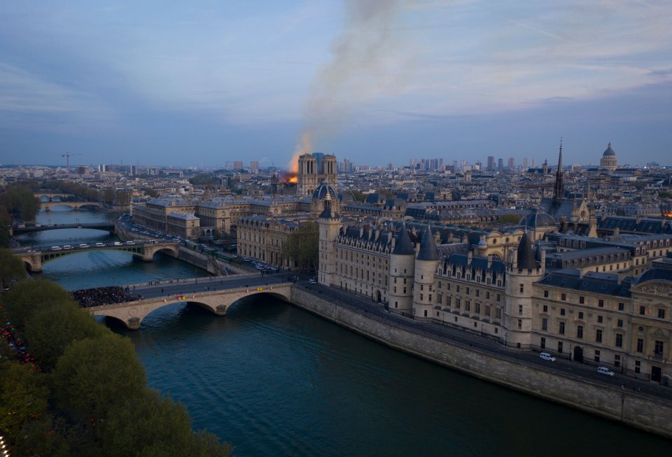 TOPSHOT-DOUNIAMAG-FRANCE-FIRE-NOTRE DAME