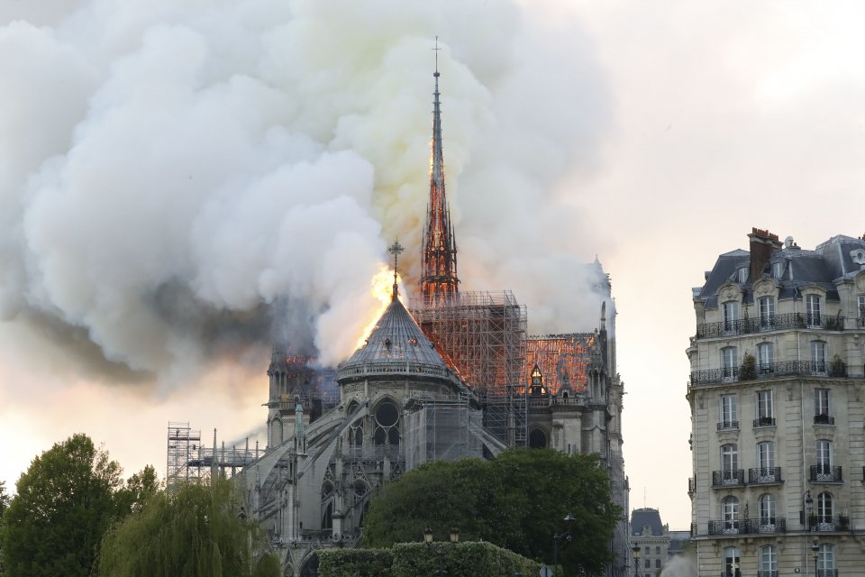 TOPSHOT-FRANCE-FIRE-NOTRE DAME